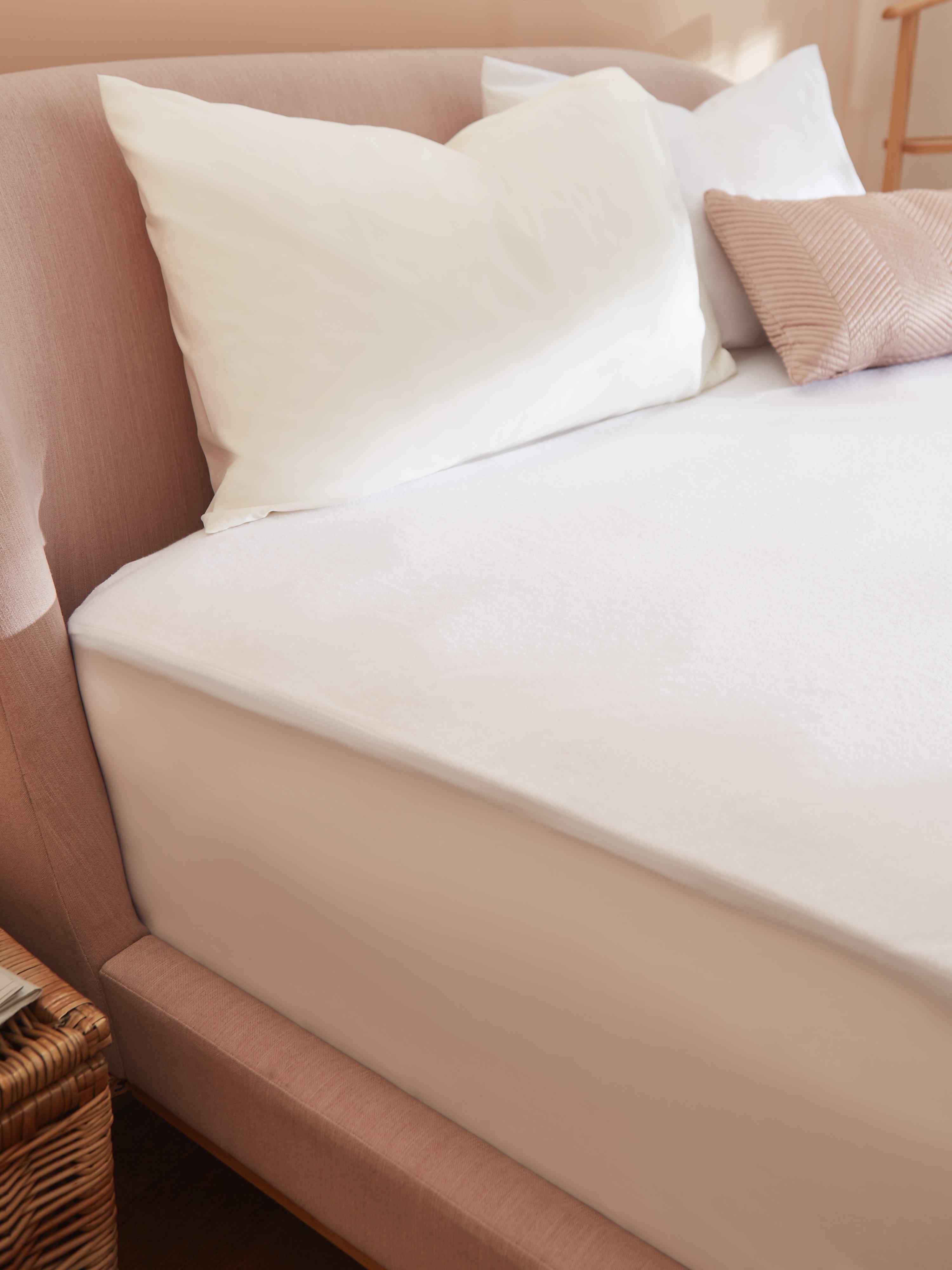 Protecteur de matelas imperméable en éponge blanc John Lewis (marque britannique)