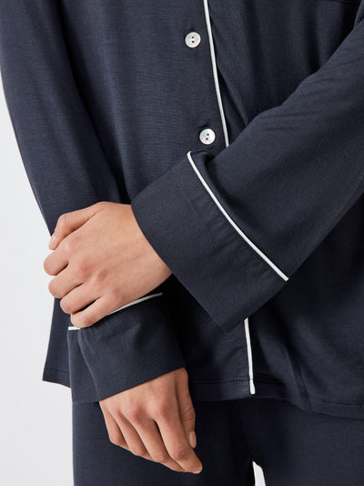 Ensemble de pyjama en jersey modal doux avec pantalon coupe droite et chemise boutonnée