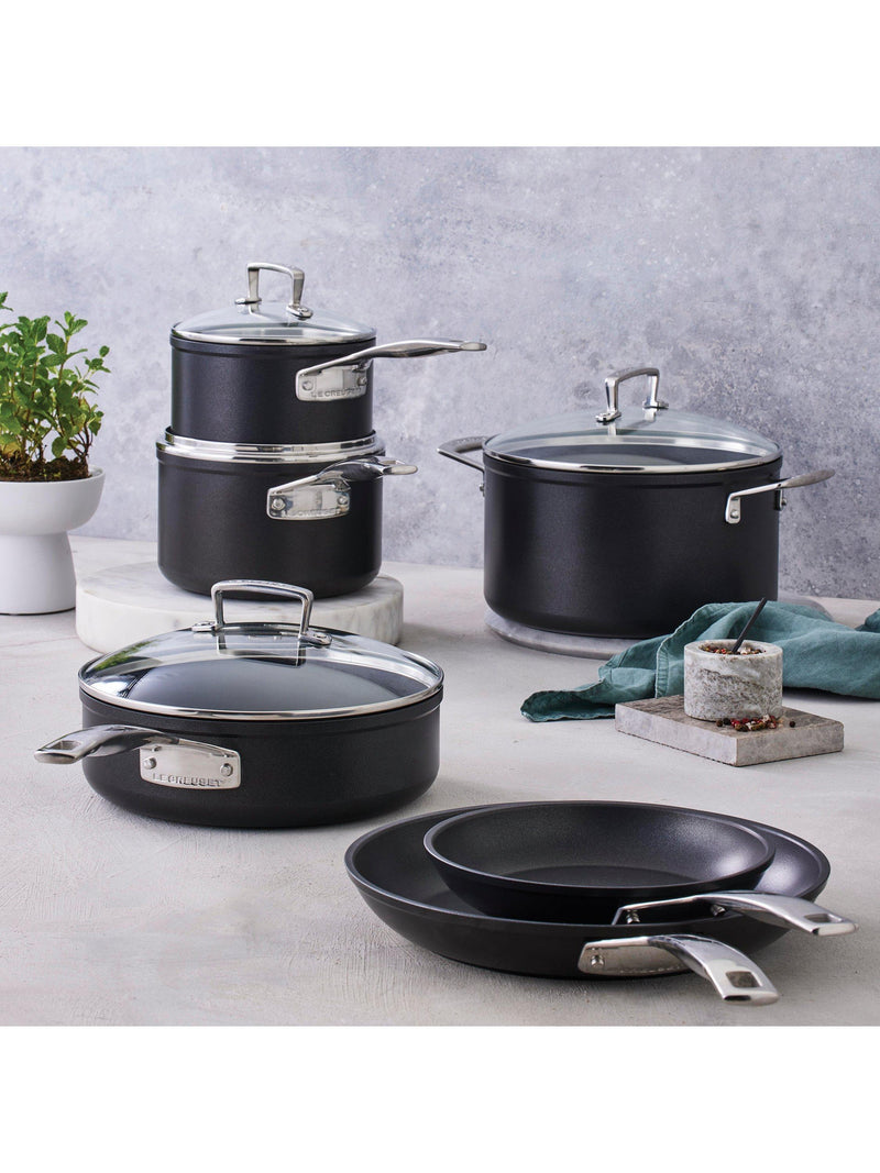 Le Creuset toughened non-stick shallow frying pan, UK version