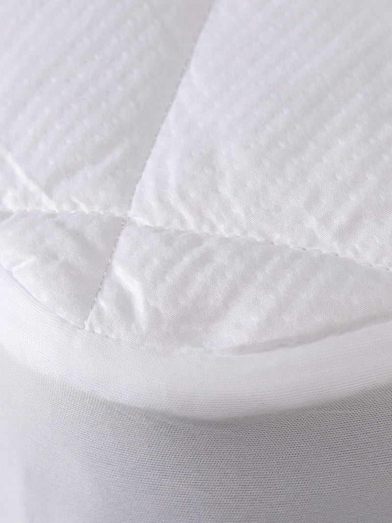 The Fine Bedding Company Breathe mattress protector single, UK version