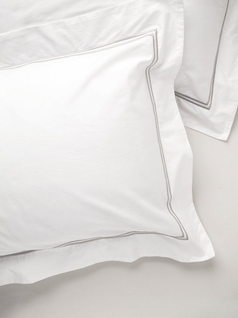 Truly satin stitch cotton bedding white - British product
