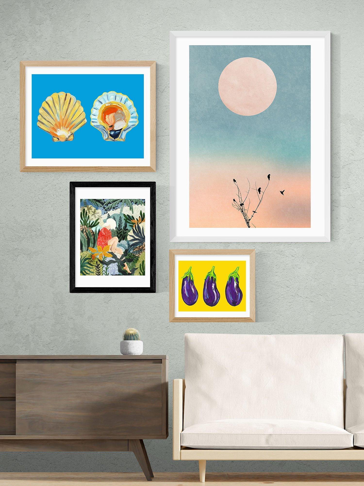 EAST END PRINTS framed print 'Distracted Reader' by 83 Oranges 60x80cm (British brand)