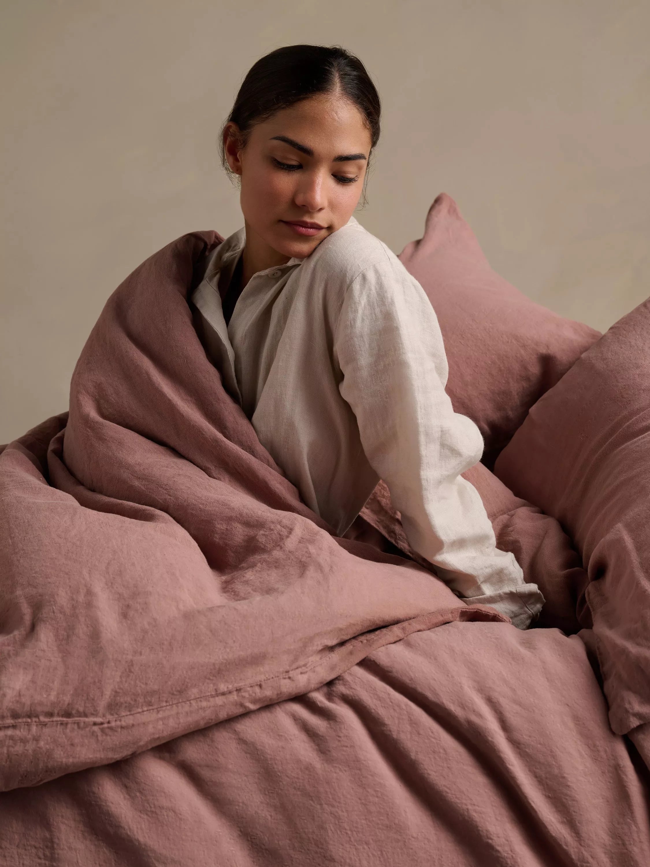 Bedfolk 100% Linen Super King Pillowcase Pair, L75 x W50cm