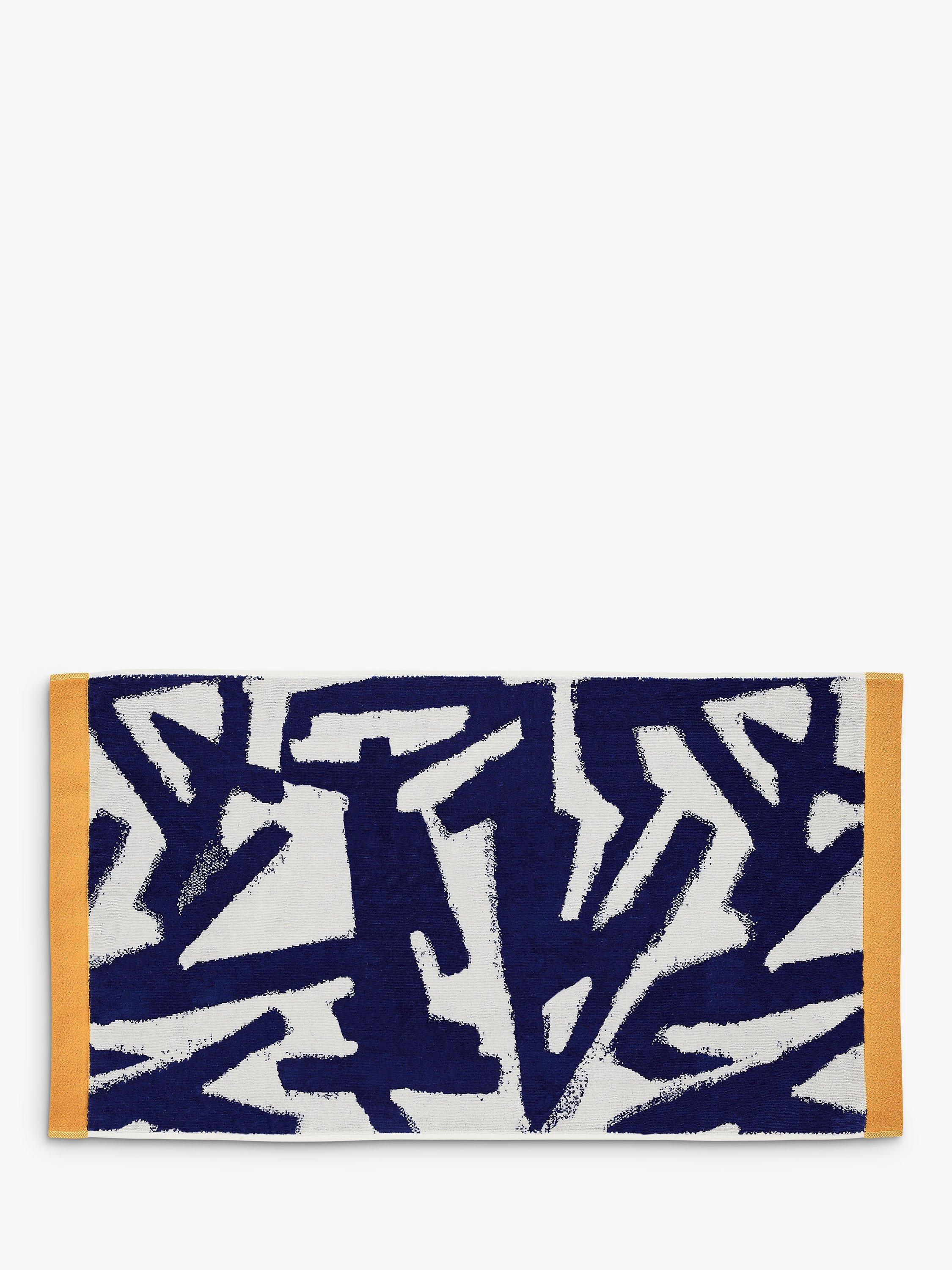 Harlequin Thicket cotton towel 50x90cm, imported from the UK