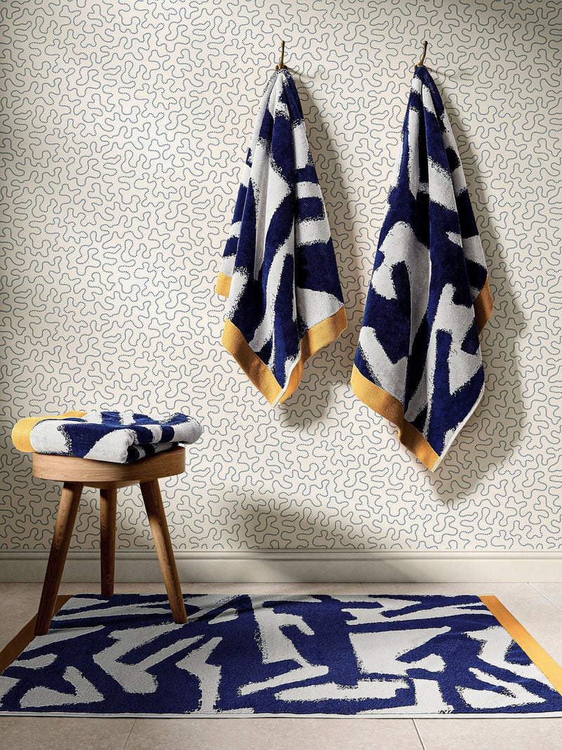 Harlequin Thicket cotton towel 50x90cm, imported from the UK