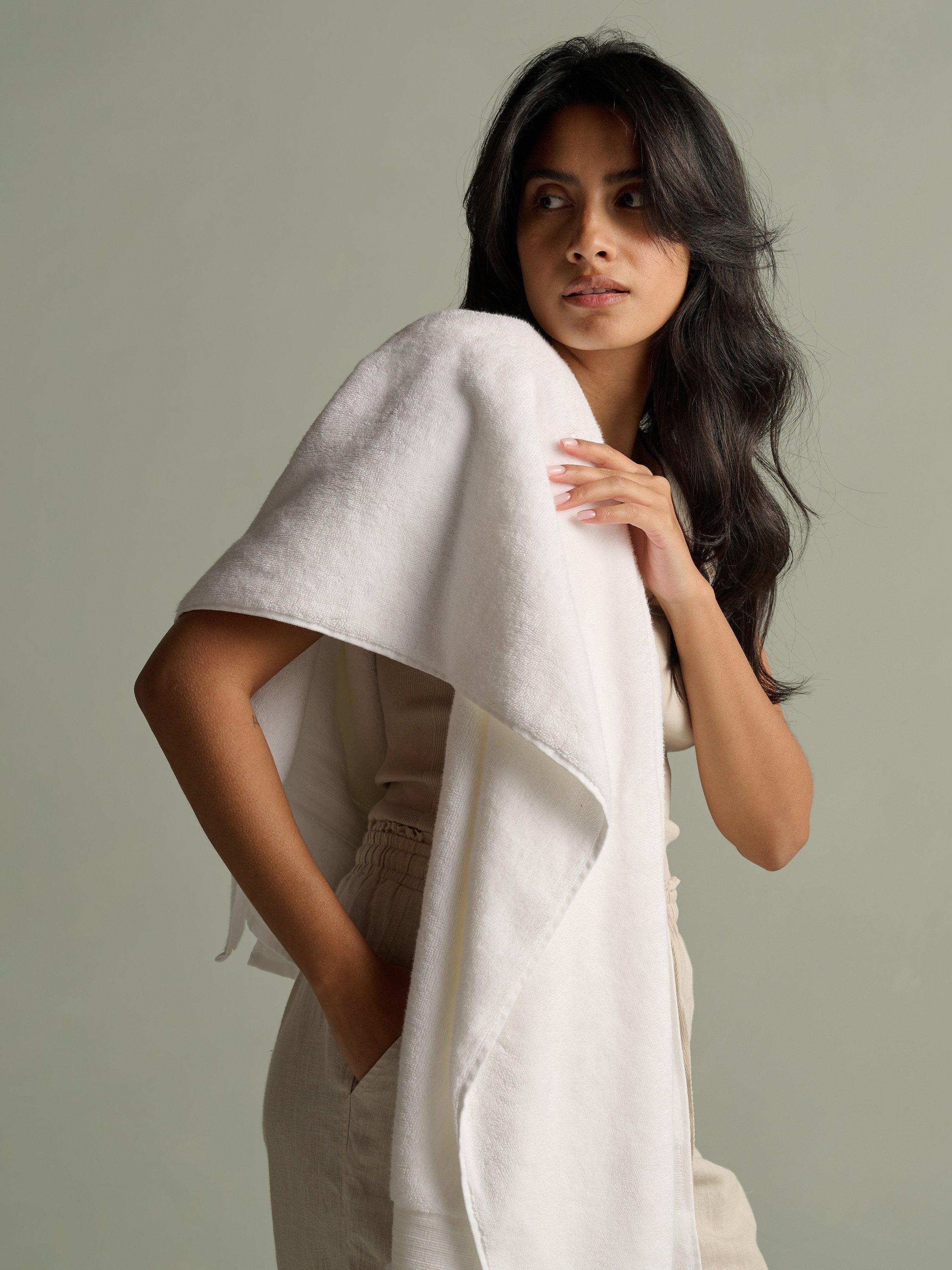 Bedfolk plush cotton bath towel - British product