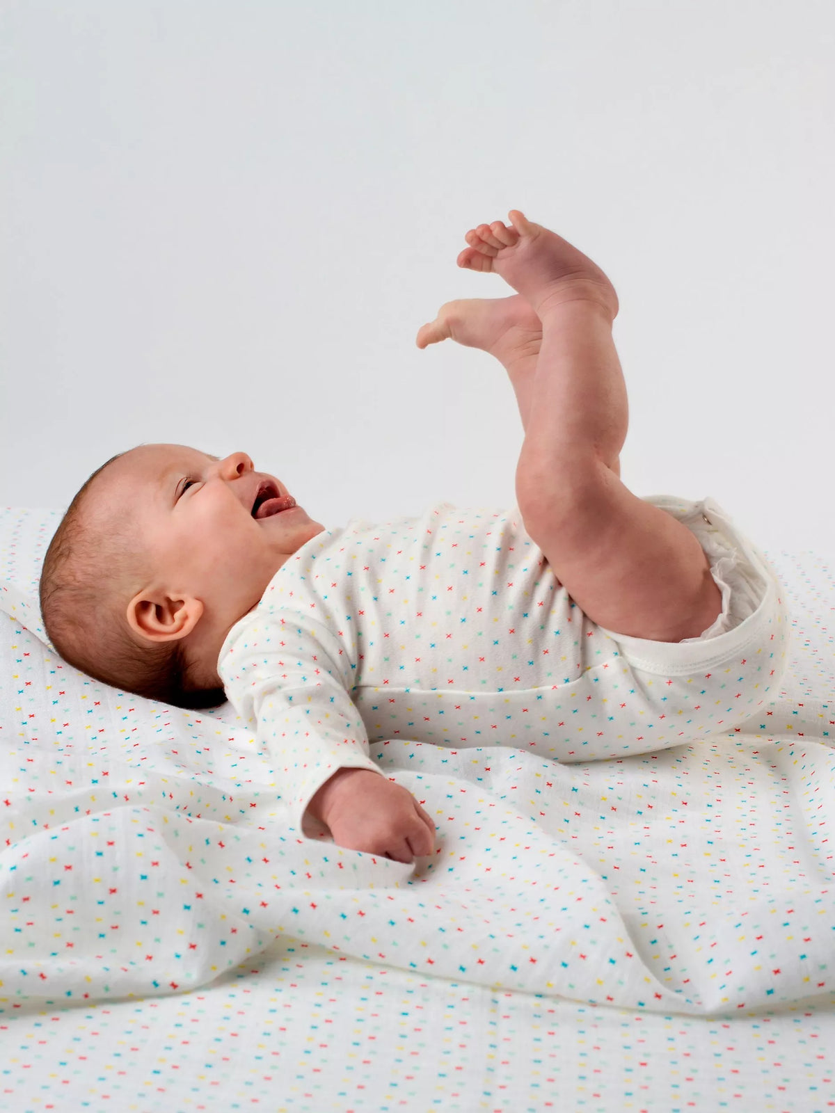 From Babies with Love organic swaddling shawl First Kisses 120cm (British brand)