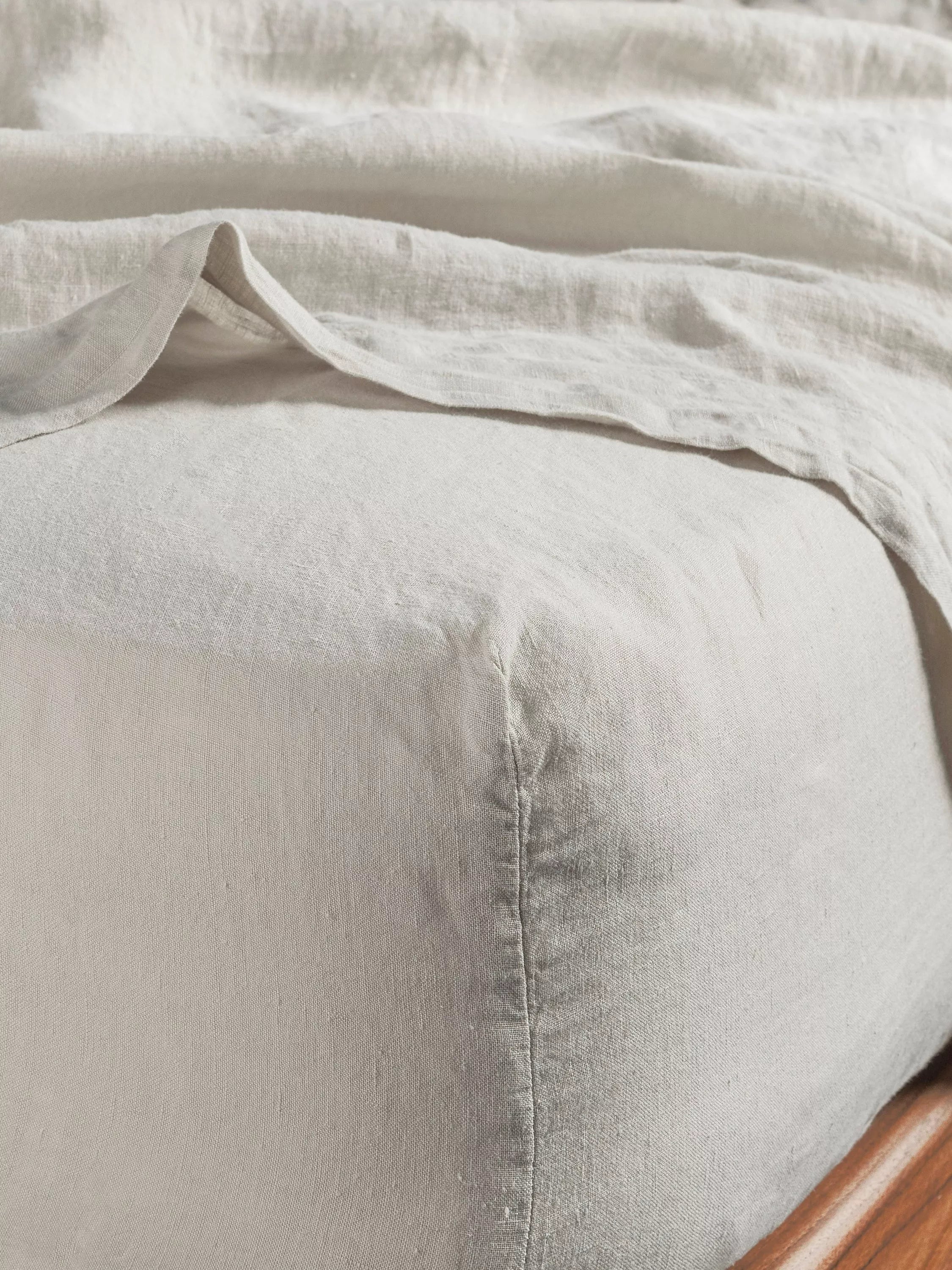 Bedfolk 100% Linen Standard Fitted Sheets - Ink King