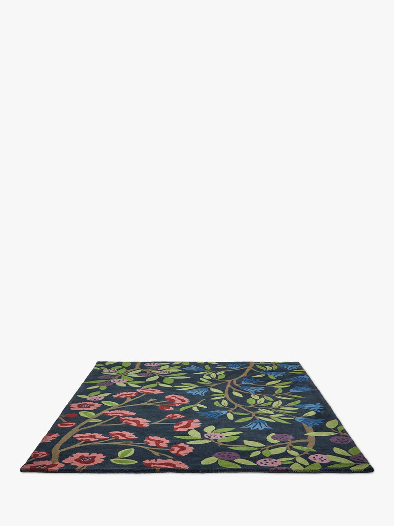 Sanderson Foraging Ullteppe Indigo 240x170cm UK-versjon