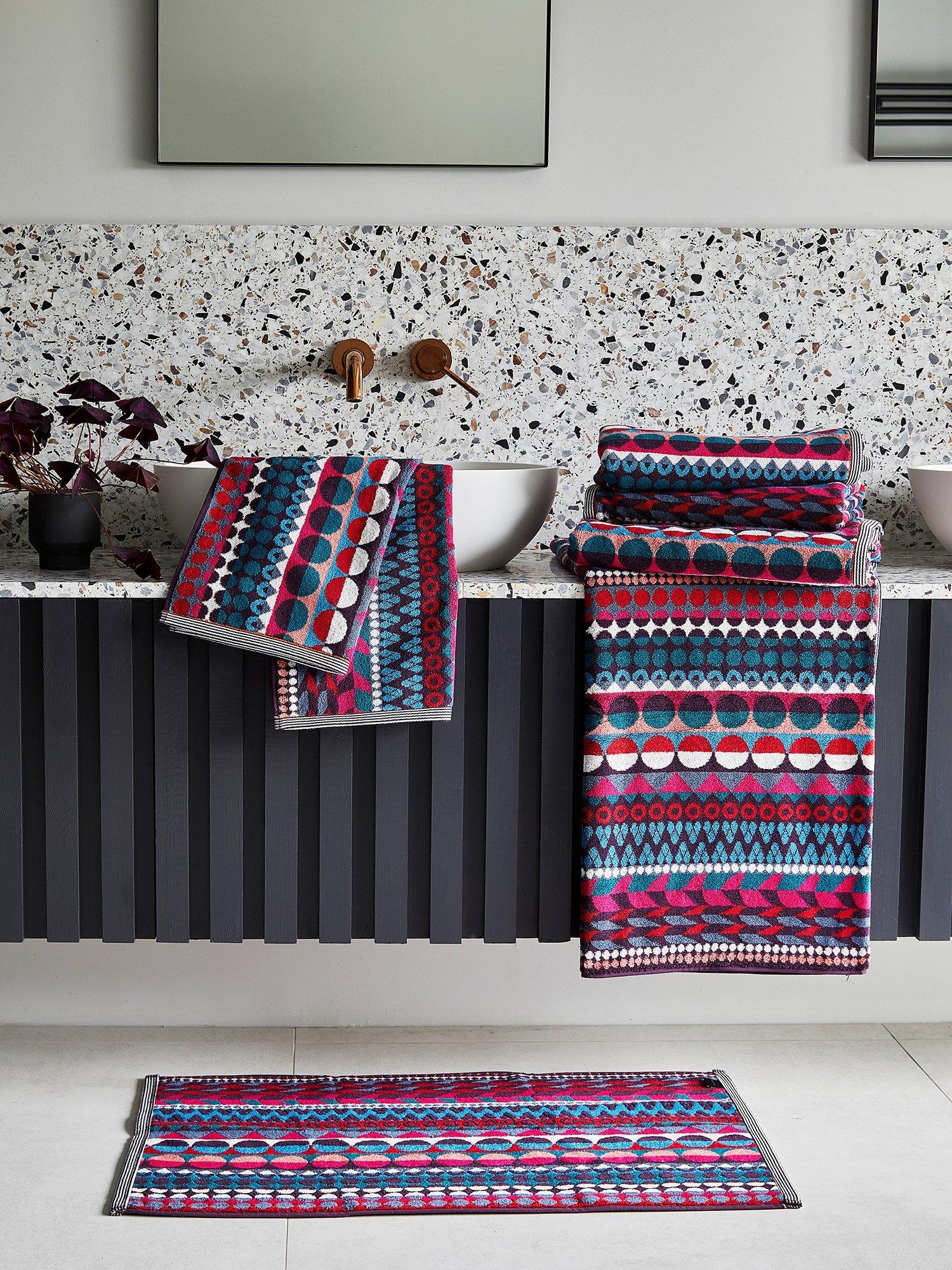 Margo Selby Towel Red Multi Hand 50x100cm, imported from the UK
