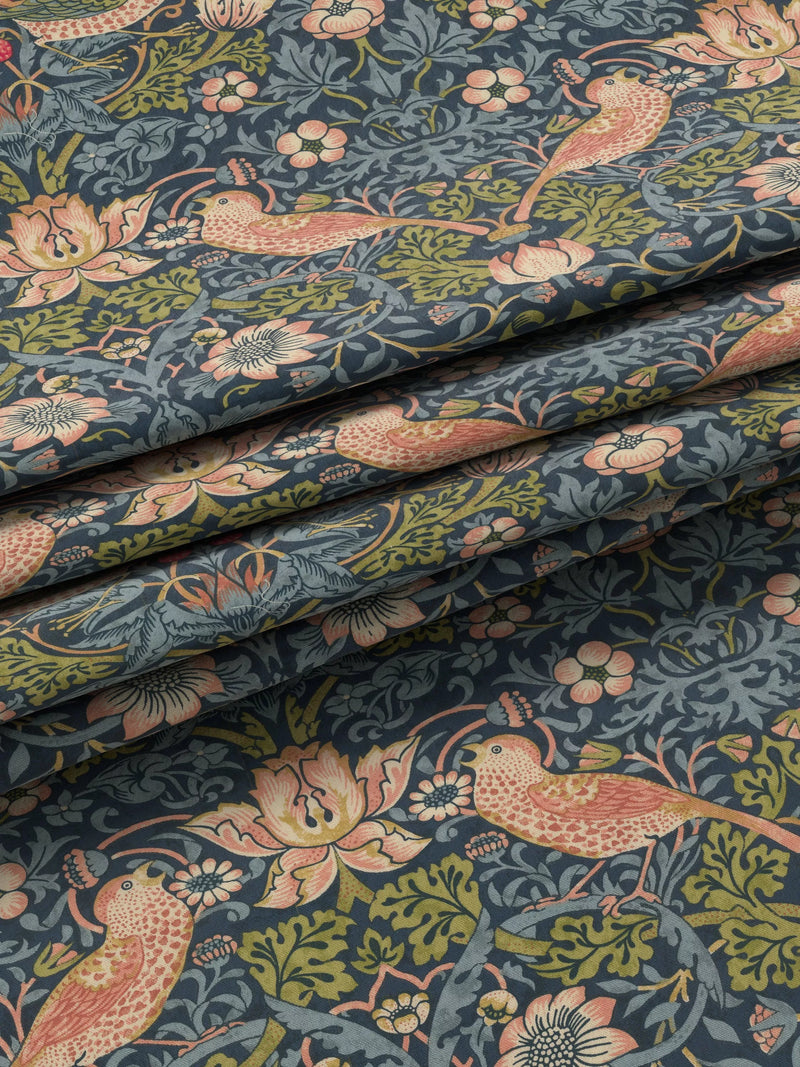 Morris & Co. Strawberry Thief roller blind, UK version