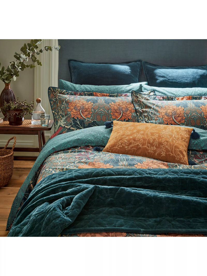 Morris & Co. Honeysuckle & Tulip duvet cover, imported from the UK