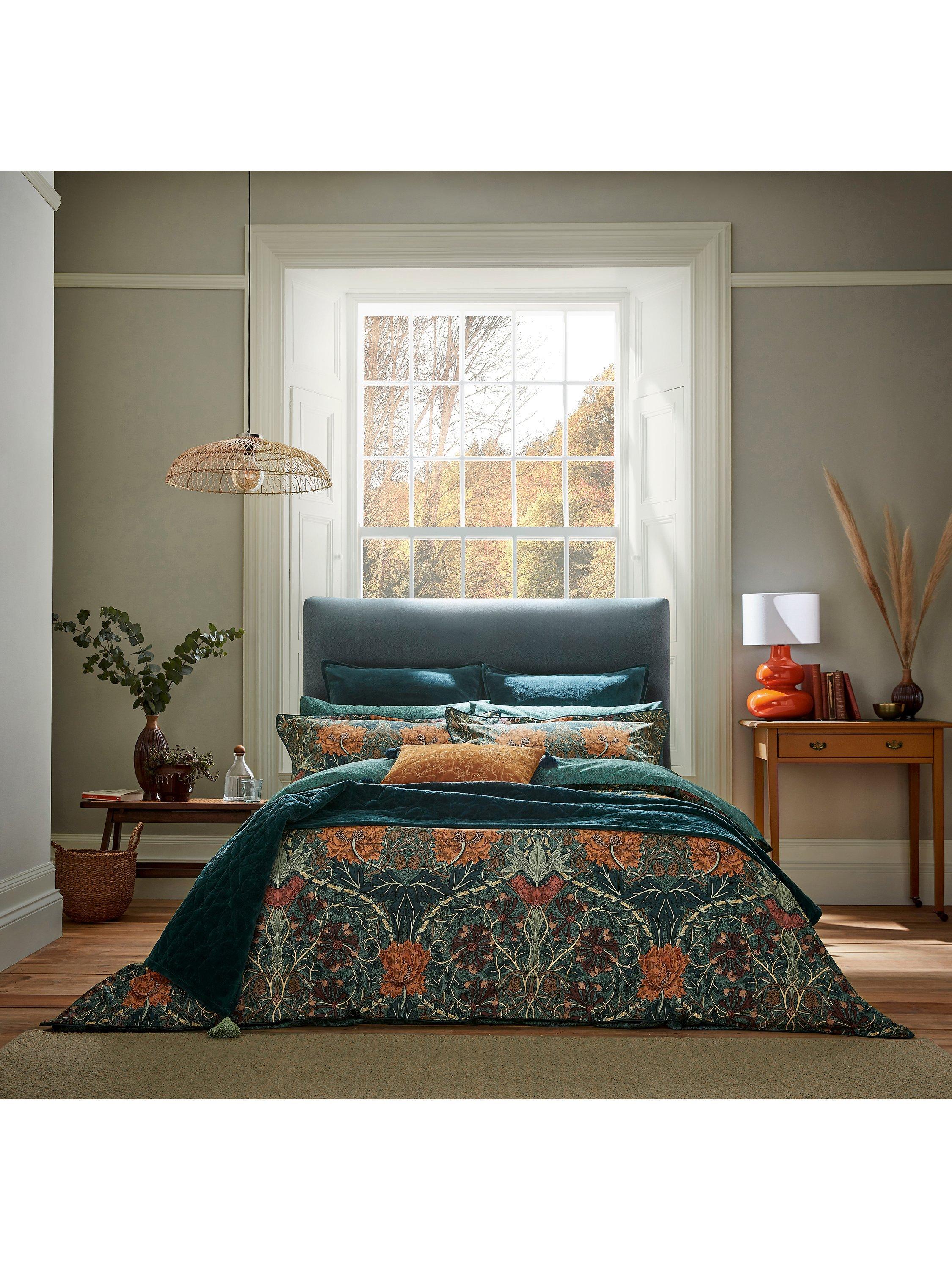Morris & Co. Honeysuckle & Tulip duvet cover, imported from the UK