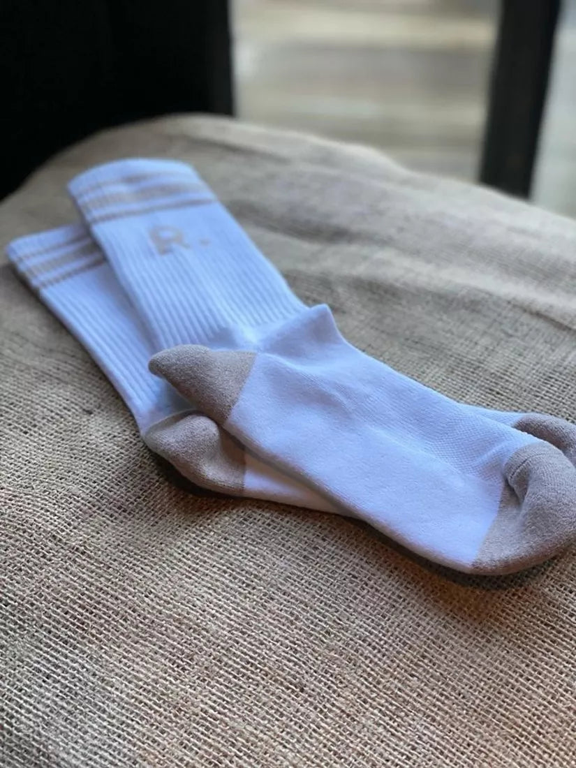 RATION.L organic cotton socks in Sunny Sand/White, imported from the UK