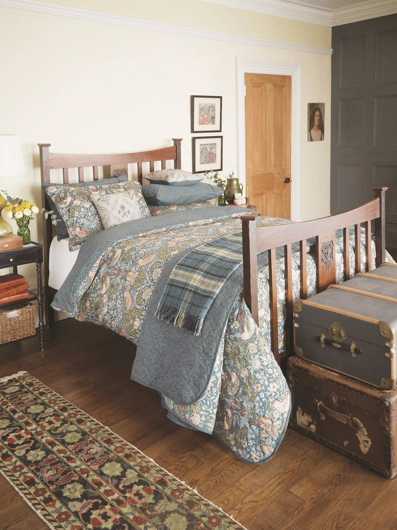 Morris & Co. Strawberry Thief Duvet Cover Double imported from the UK