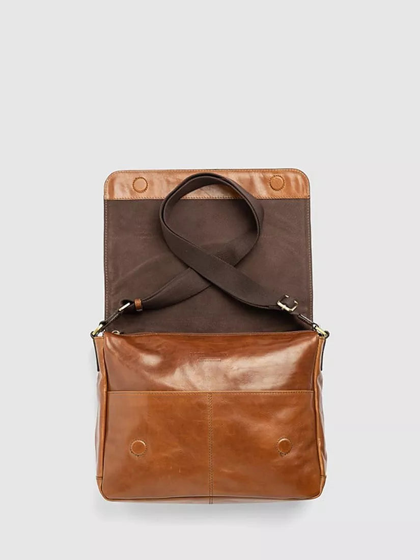 Rodd & Gunn Cambridge leather messenger bag Cognac - British product
