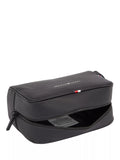 Tommy Hilfiger Essential Washbag in faux leather, UK version