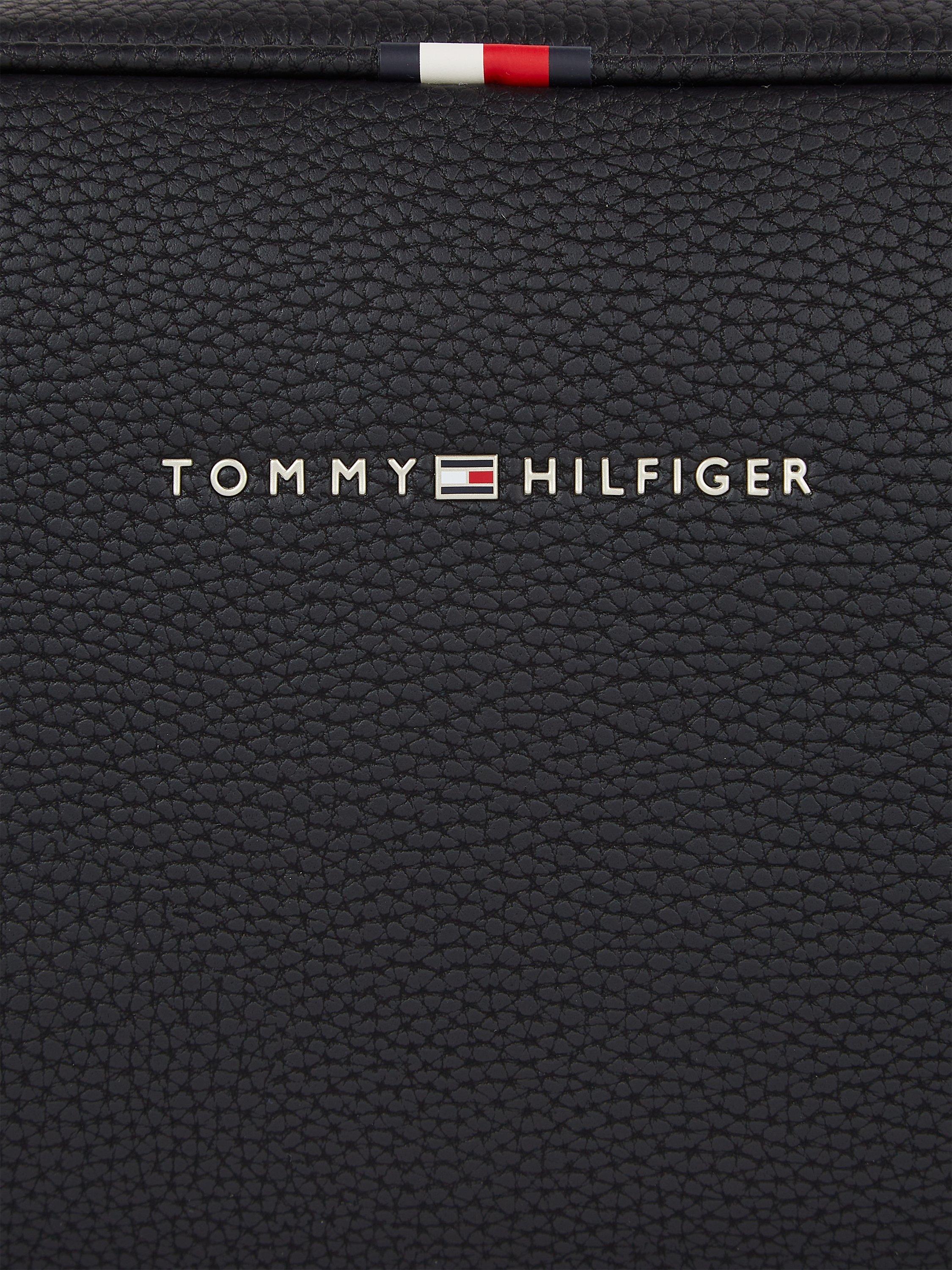 Tommy Hilfiger Essential Washbag in faux leather, UK version