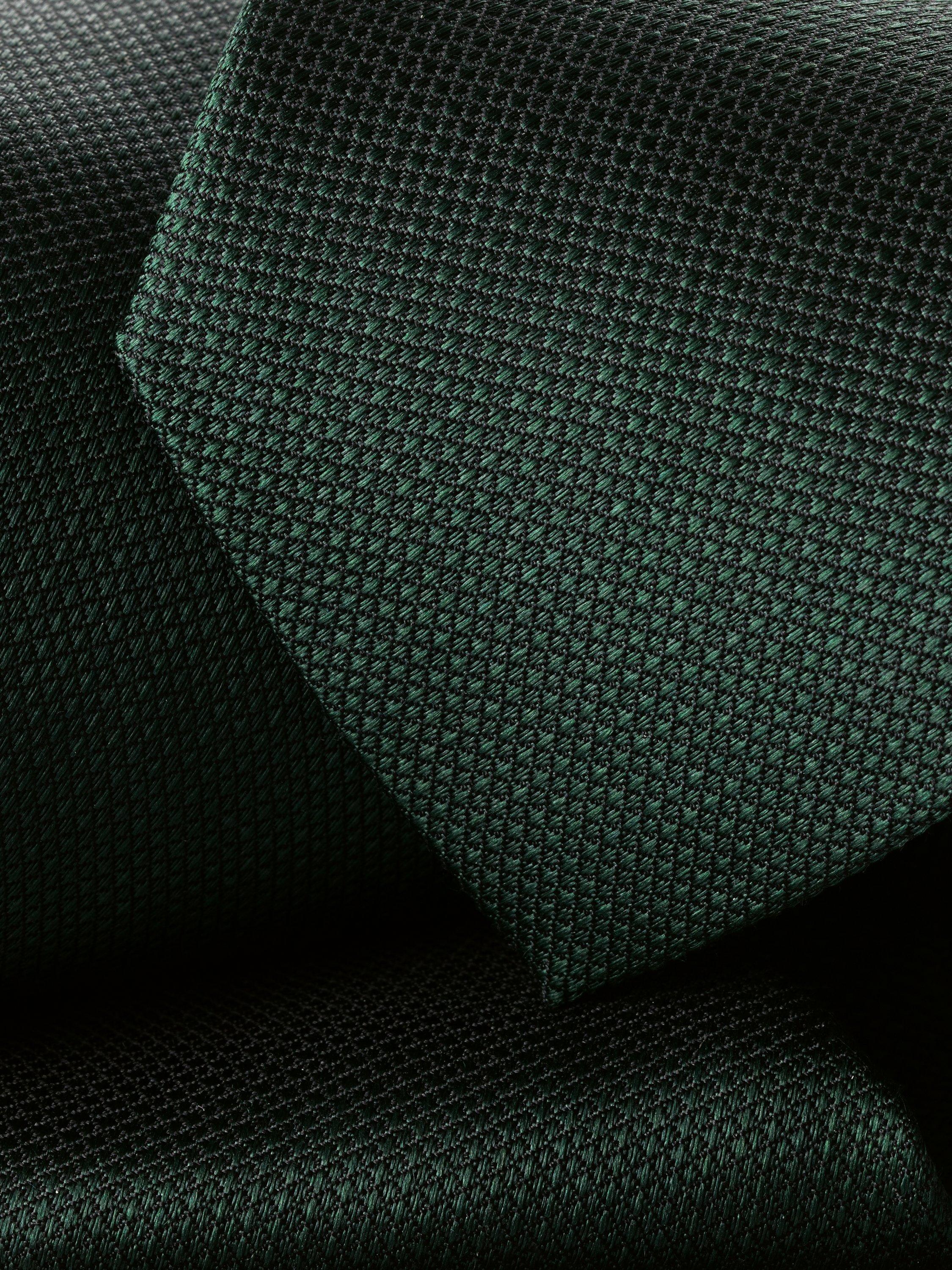 Charles Tyrwhitt textured silk stain resistant tie 8cm, imported from the UK