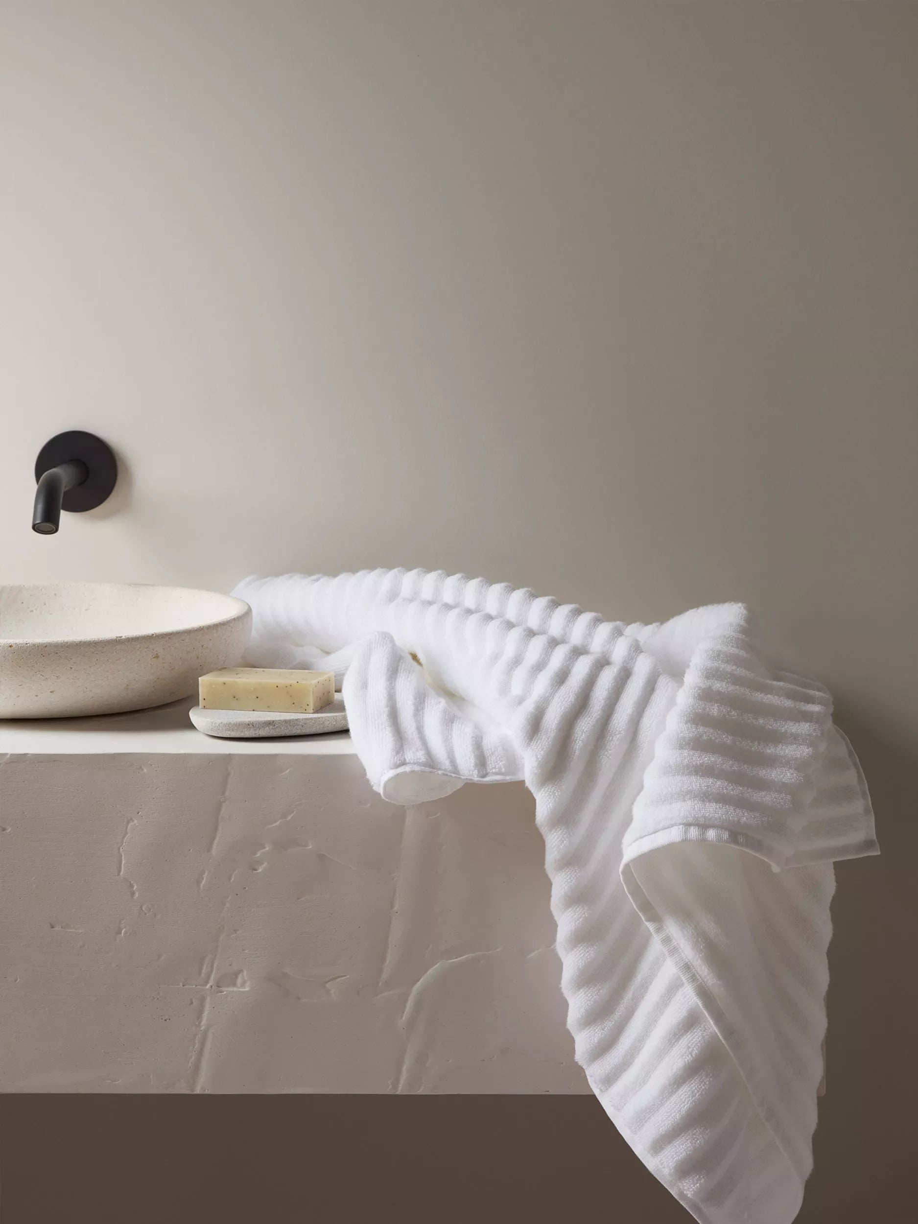 Bedfolk Ripple Cotton Towels - Snow Bath Sheet