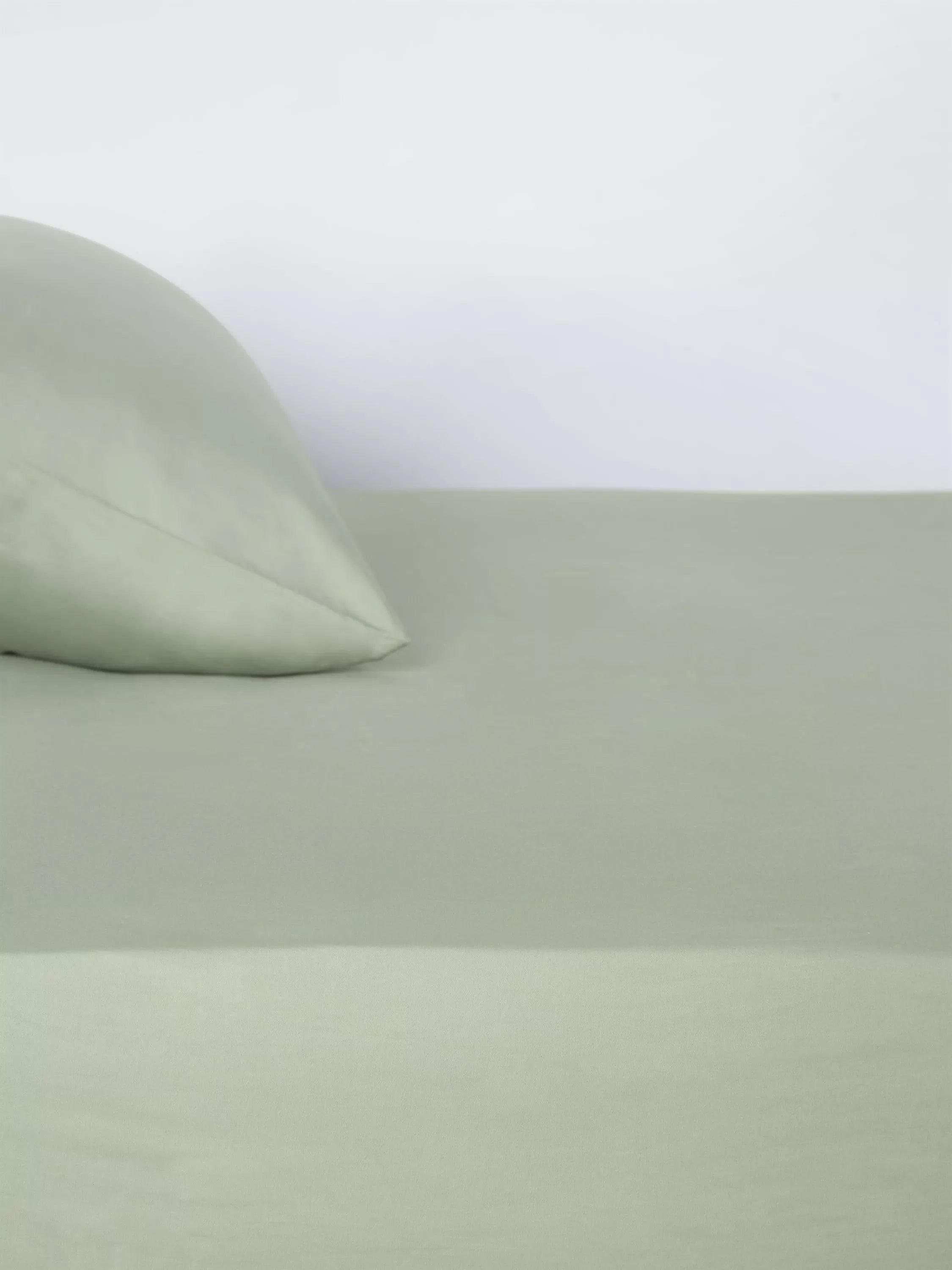 John Lewis Comfy & Relaxed 300 Thread Count Washed Cotton Fitted Sheet - White Super King