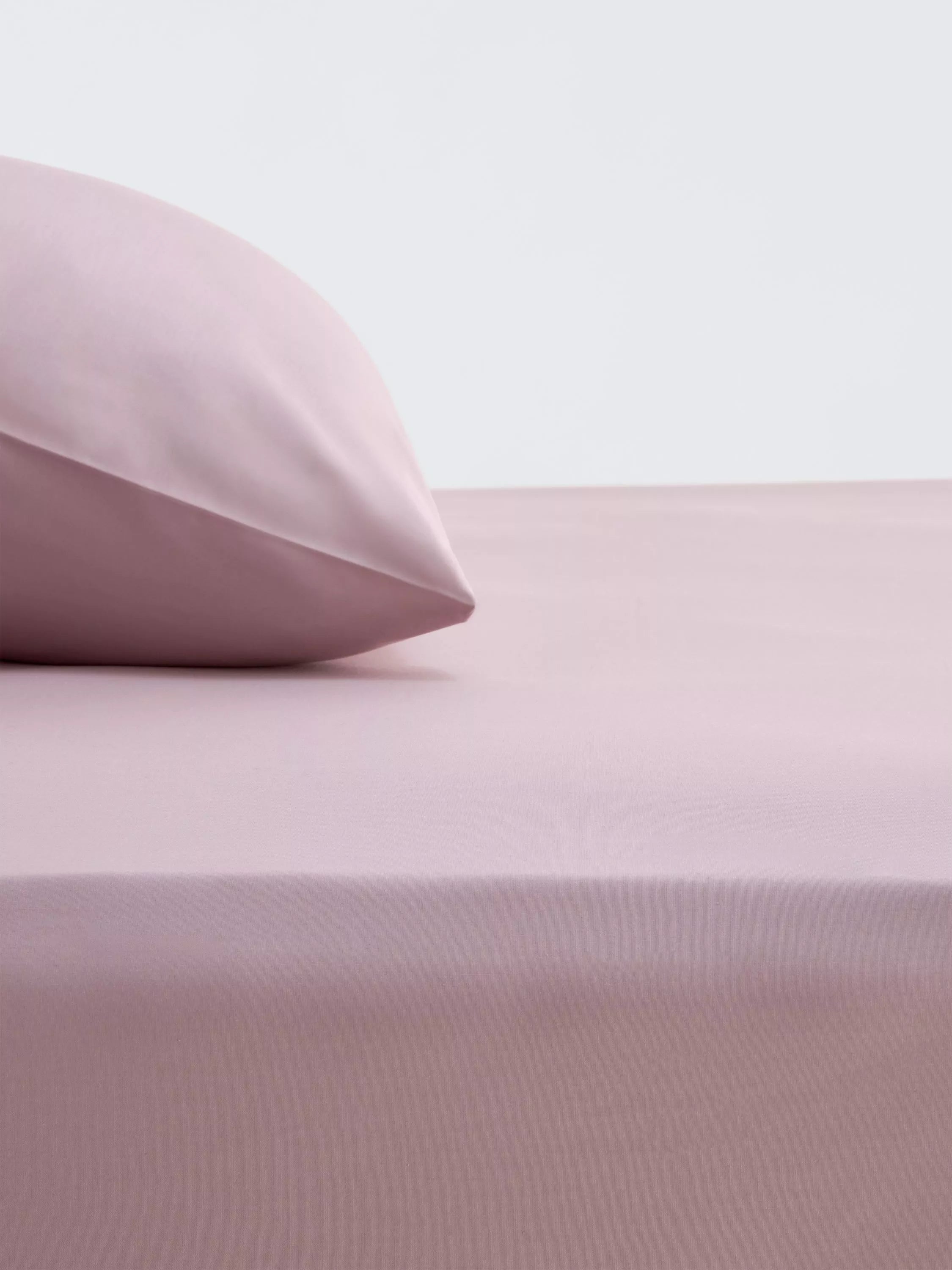 John Lewis Crisp and Fresh 200 Thread Count Egyptian Cotton Standard Fitted Sheet