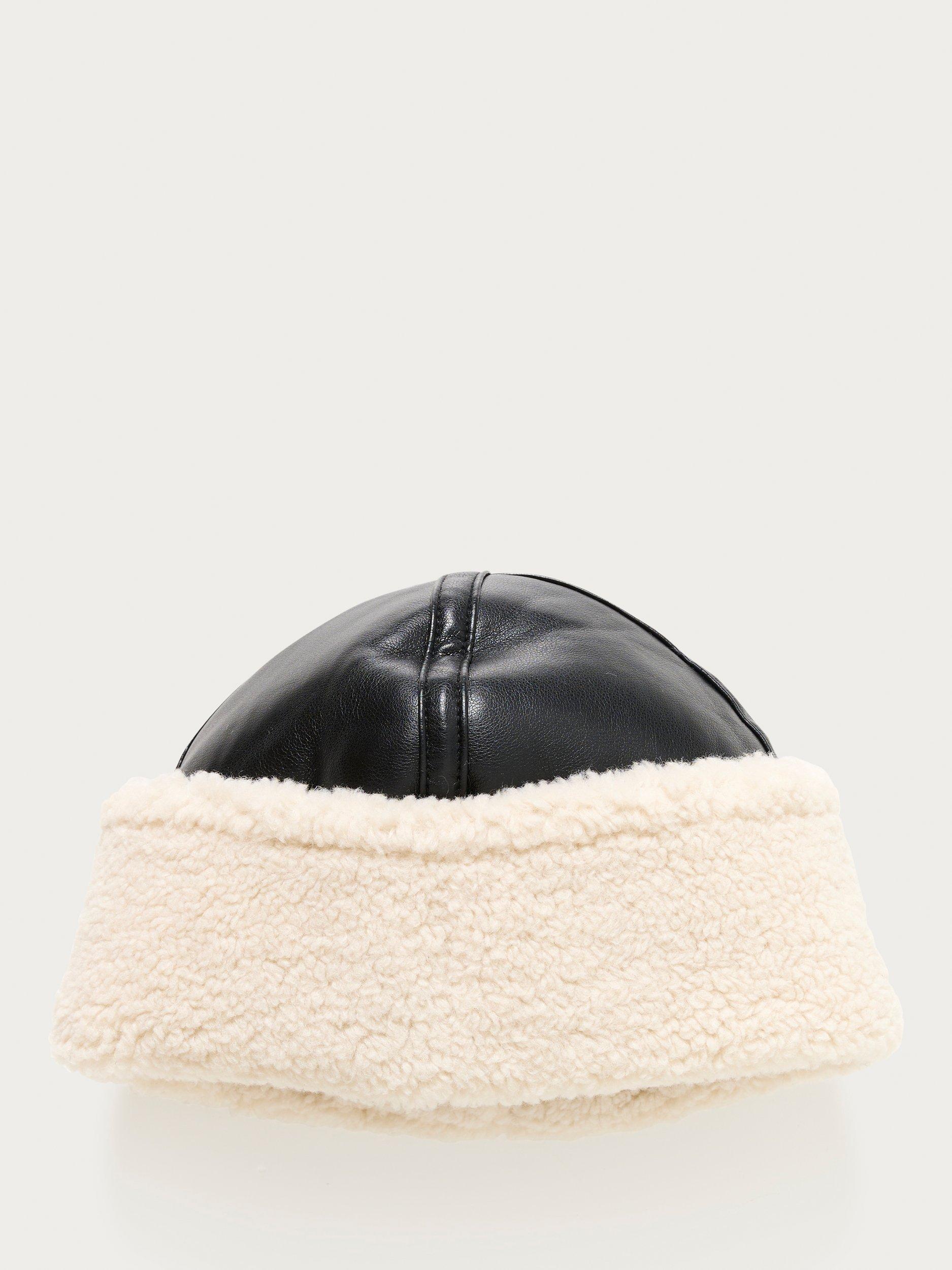 Soaked In Luxury Tonya two tone beanie black, imported from the UK