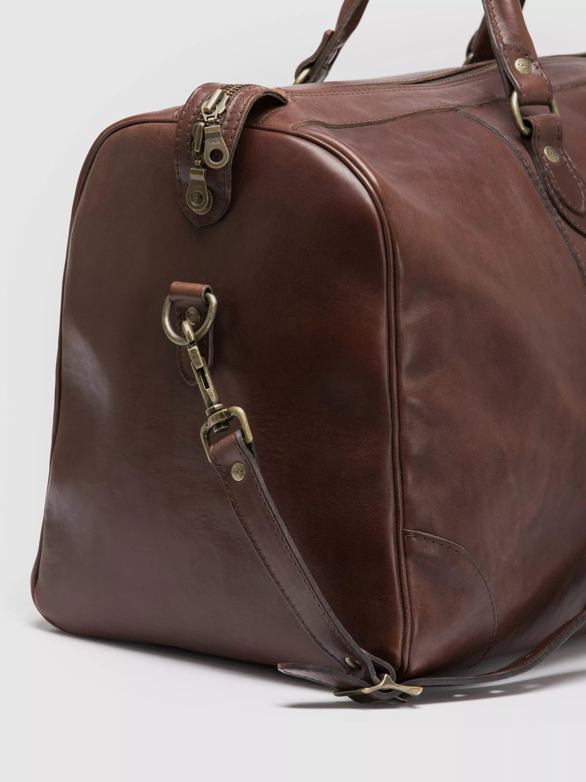 Rodd & Gunn chocolate leather weekender bag - British product