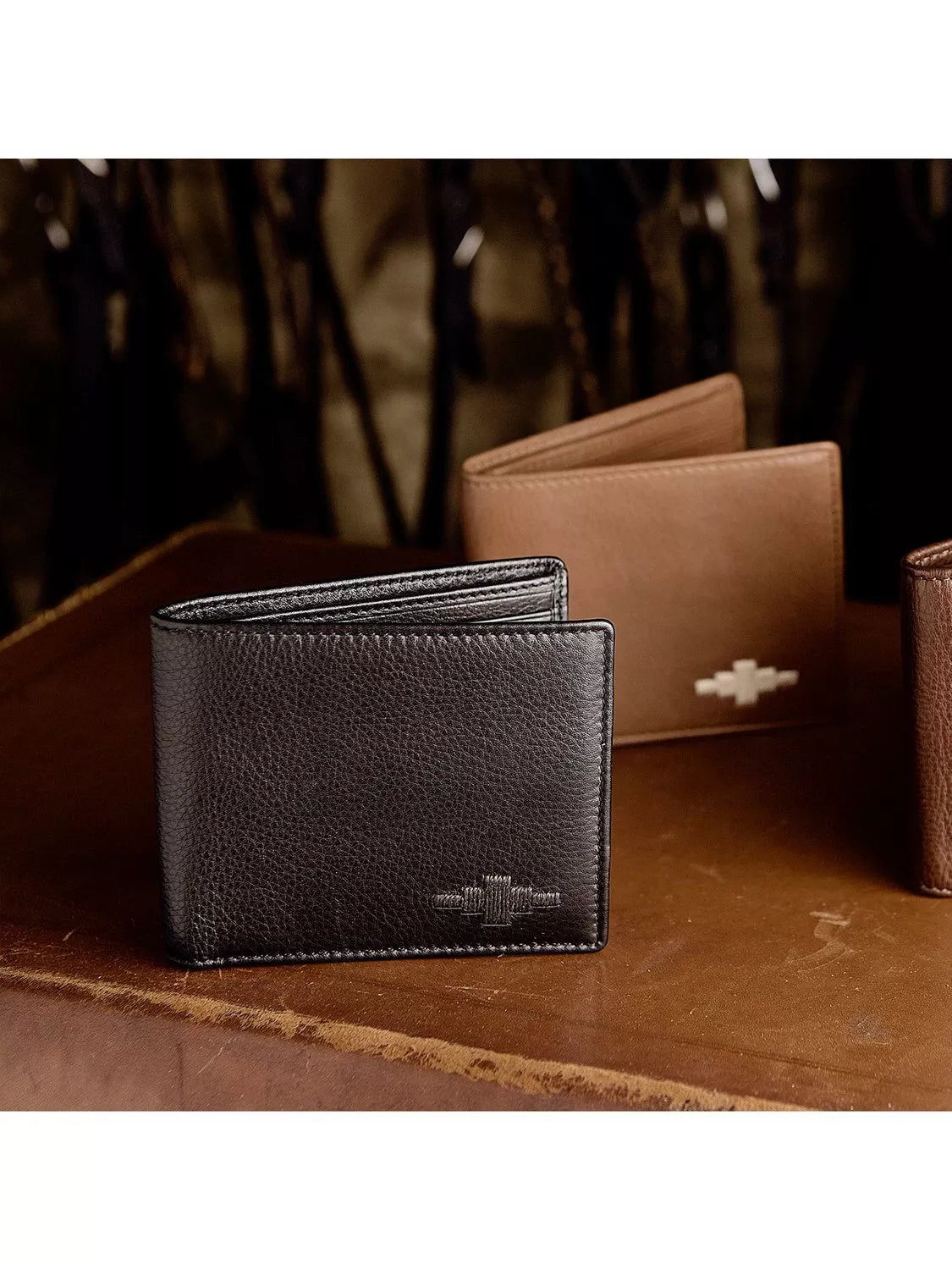 Pampeano Dinero leather card wallet (British brand)