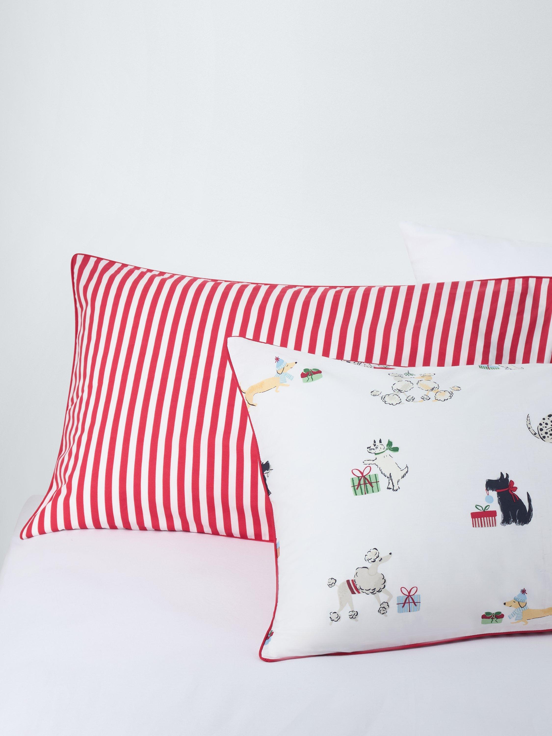 John Lewis Christmas duvet cover set super king, imported from the UK