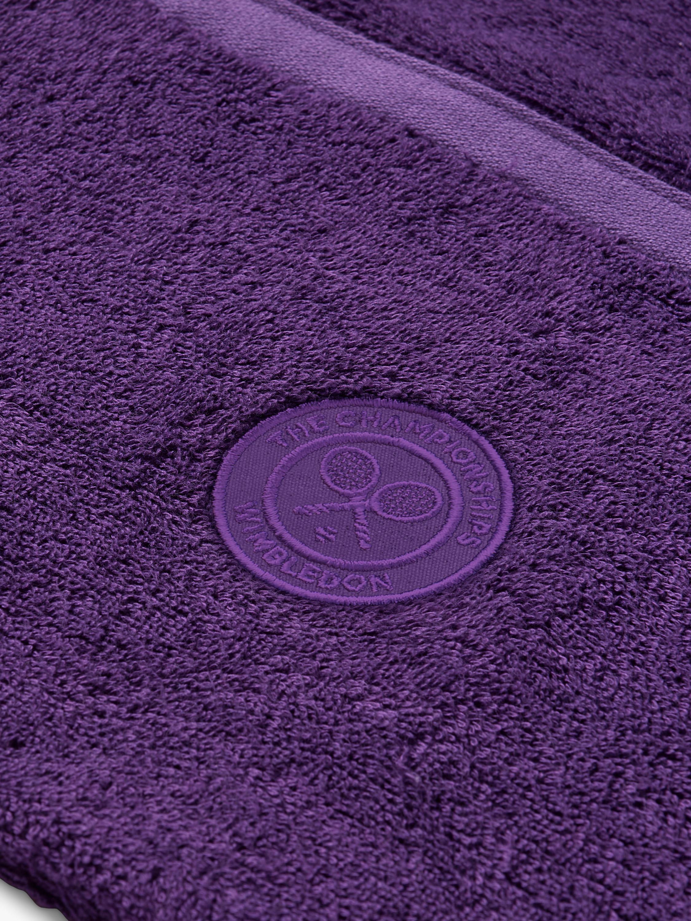 Christy Wimbledon gym towel 120x40cm, imported from the UK