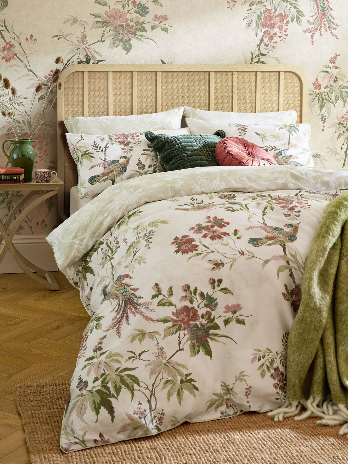 Laura Ashley Attleton duvet cover set floral design - British product