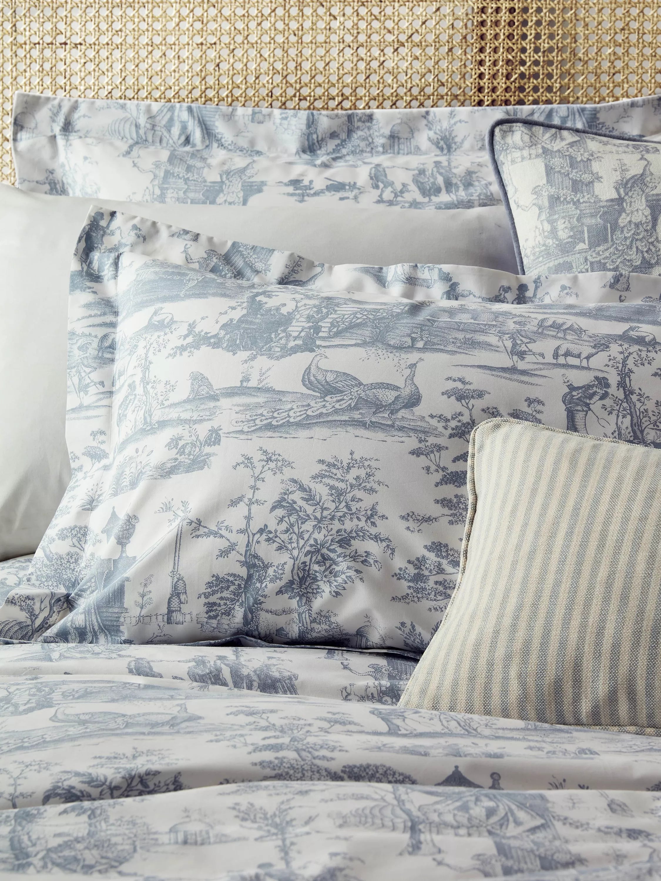 Laura Ashley Braysmith duvet cover set double 200 thread count - British product