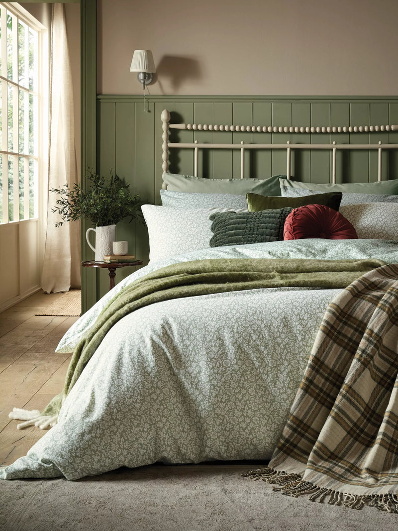 Laura Ashley Sweet Alyssum duvet cover set double size (British brand)