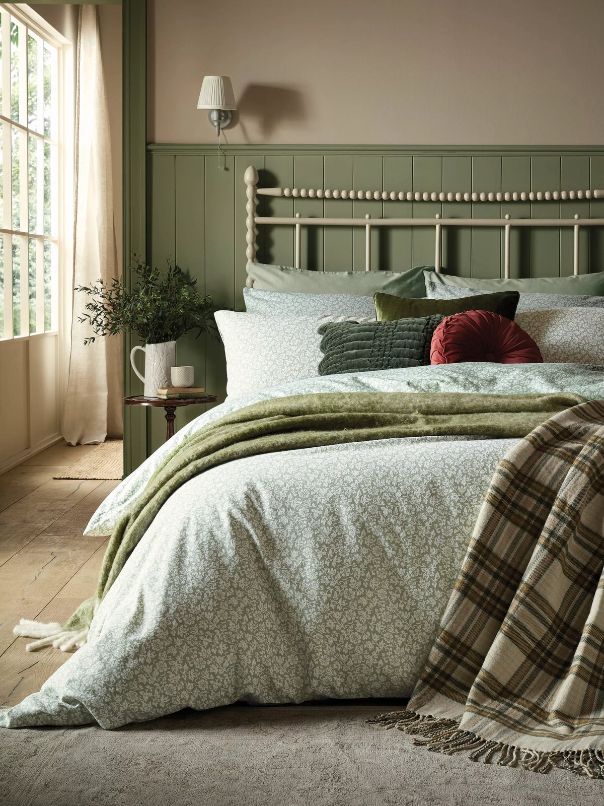Laura Ashley Sweet Alyssum duvet cover set double size (British brand)