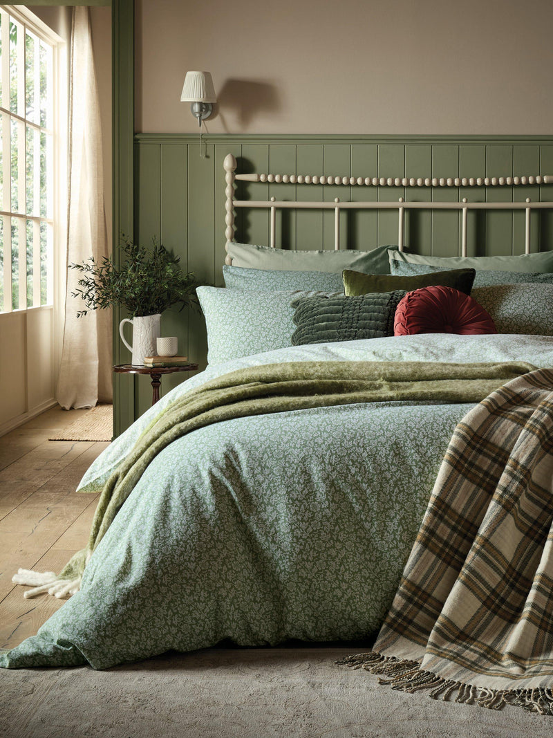 Laura Ashley Sweet Alyssum duvet cover set double size (British brand)