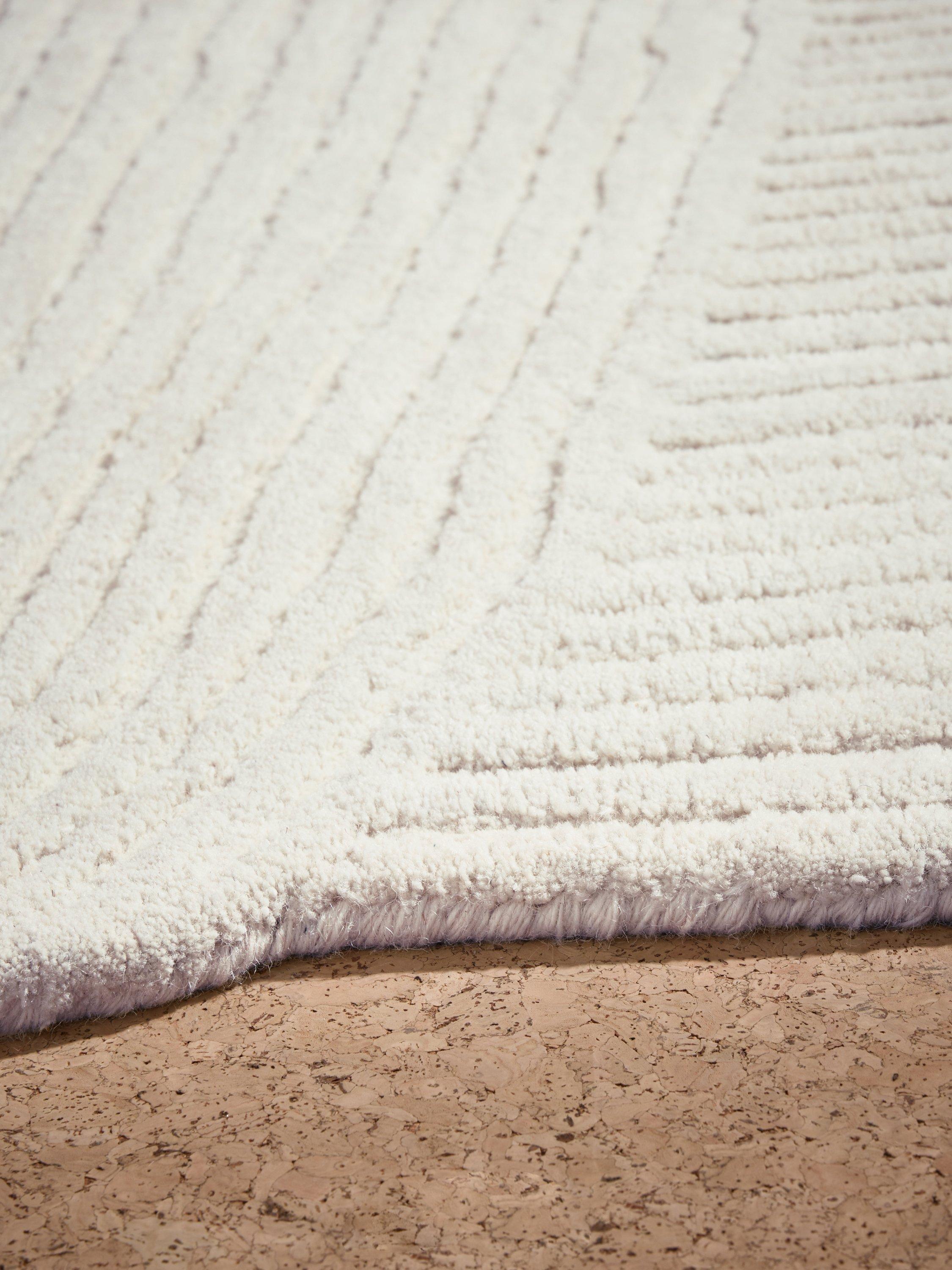 MADE Casey pure wool rug white 230x160cm (British brand)
