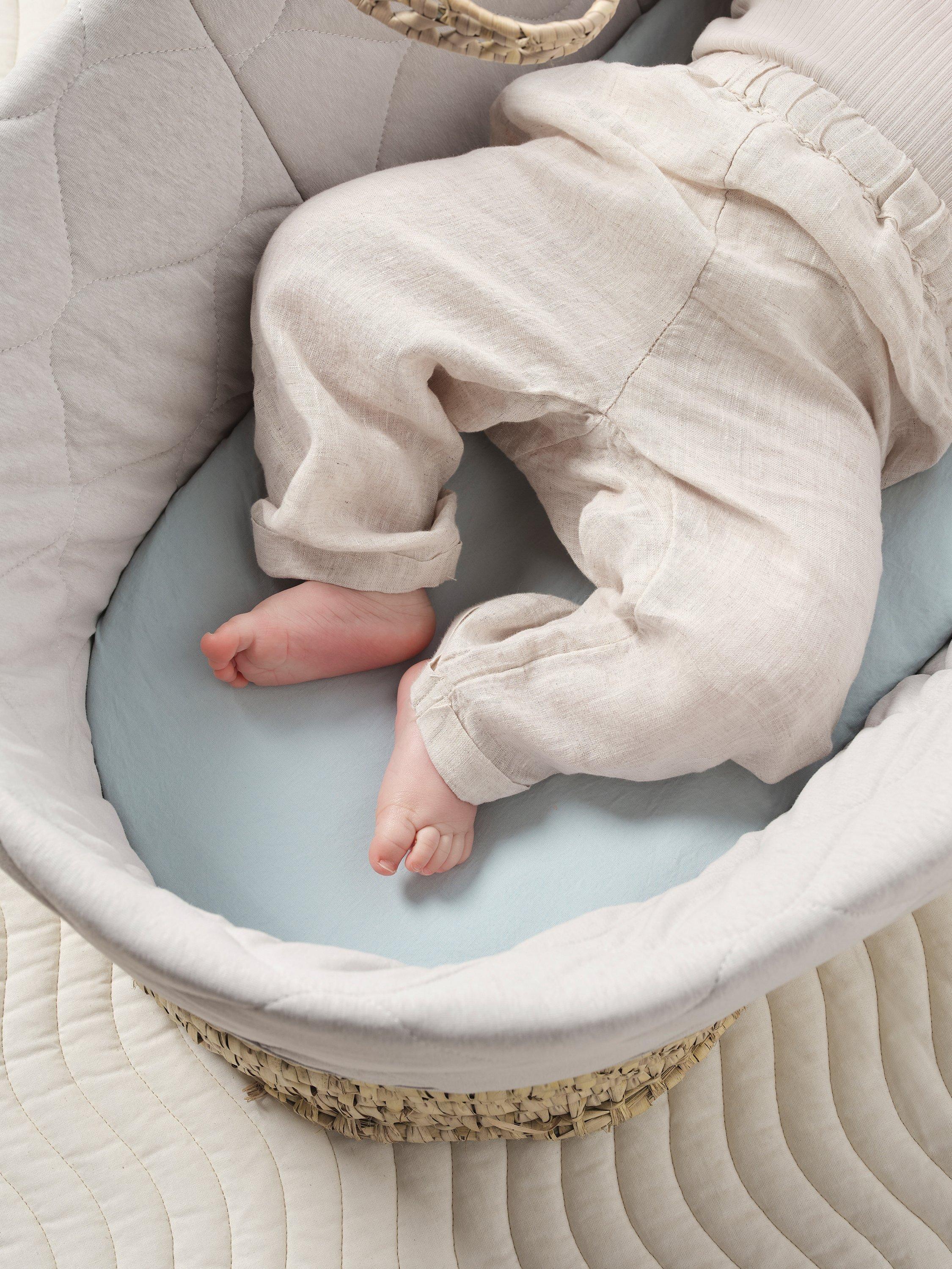 Bedfolk moses basket fitted sheet 300TC, imported from the UK
