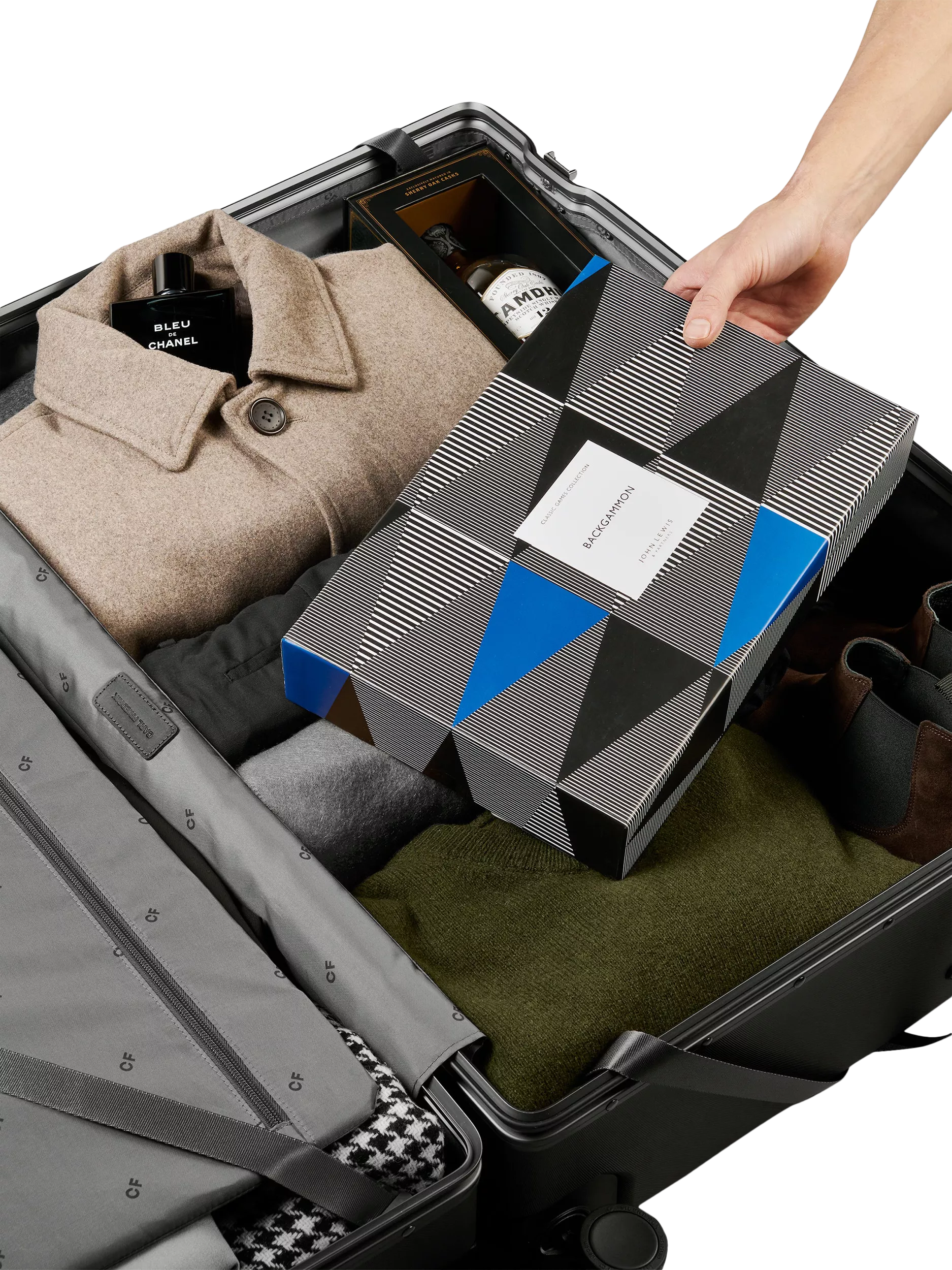 Carl Friedrik black 105L suitcase 79cm (British brand)