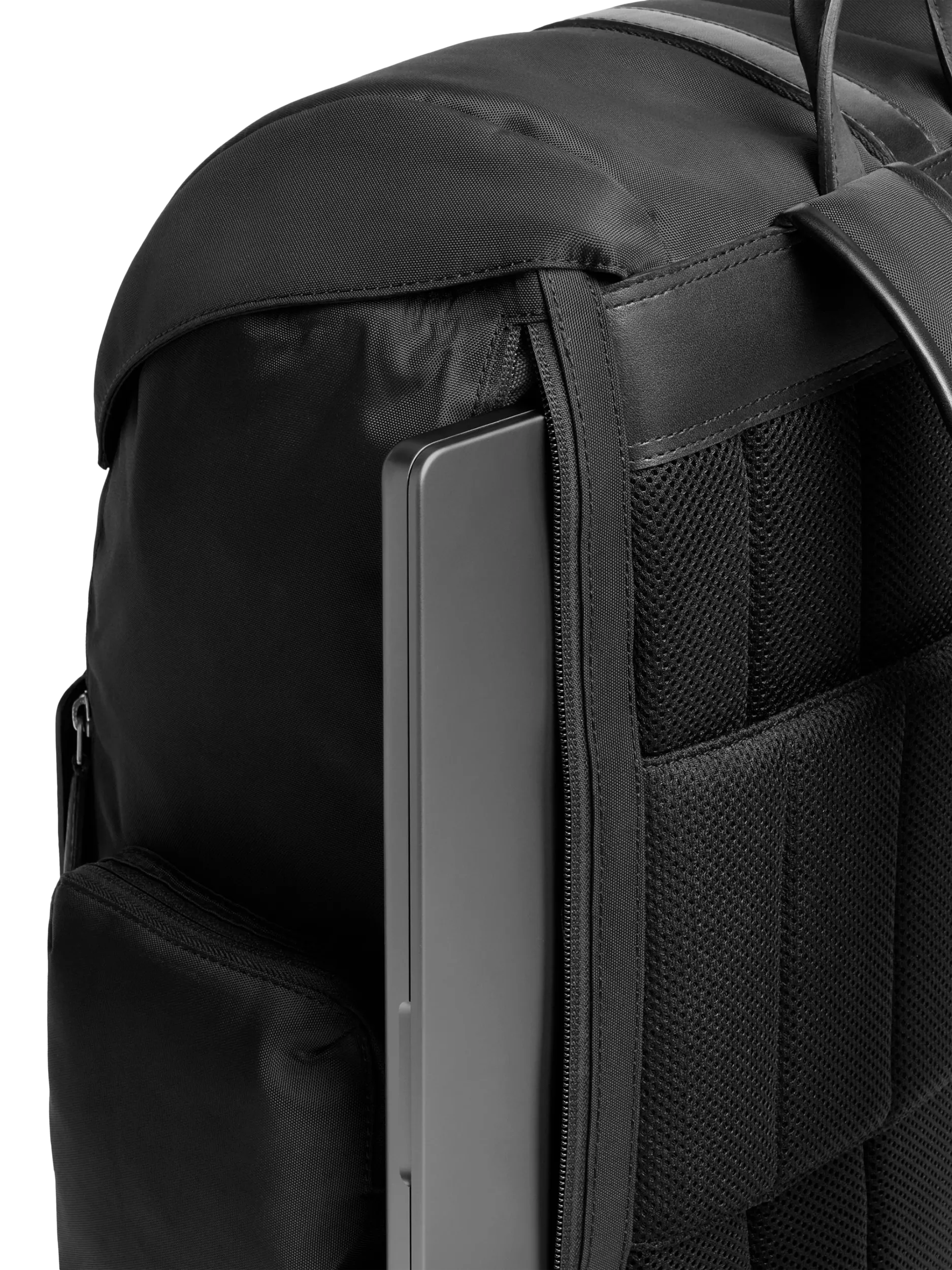 Carl Friedrik Traverse nylon backpack 27L (British brand)