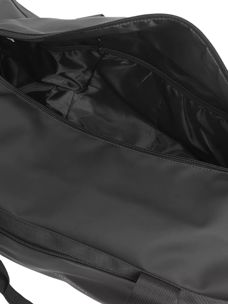 Lyle & Scott weather resistant barrel bag, imported from the UK