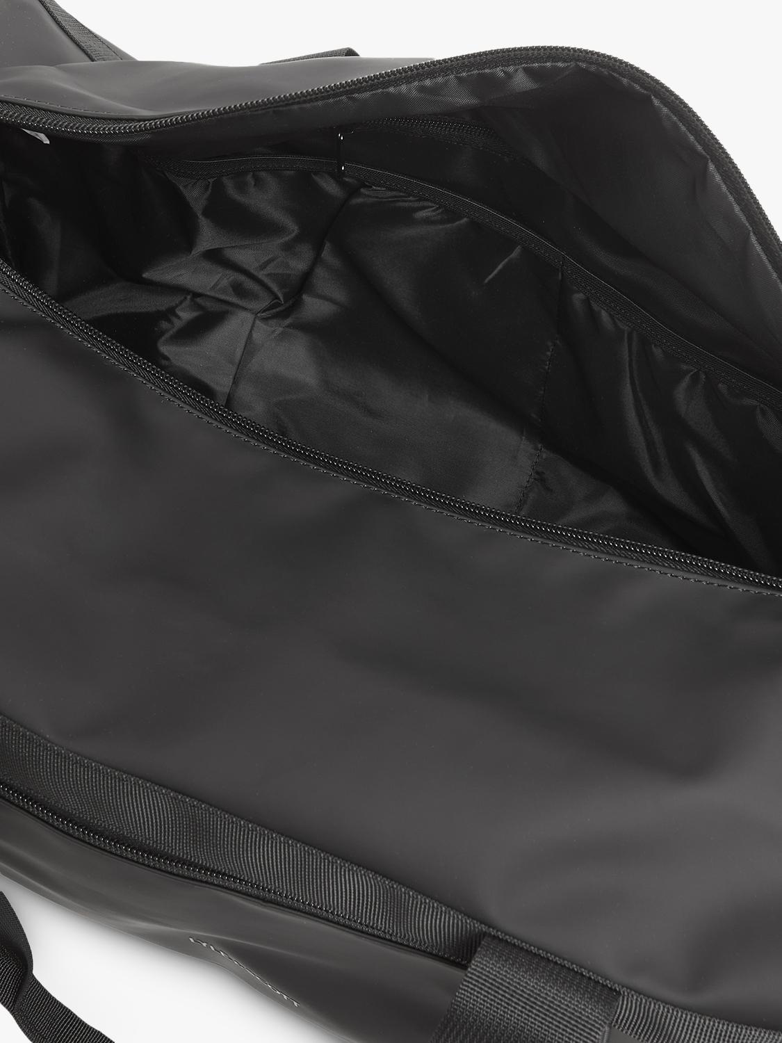 Lyle & Scott weather resistant barrel bag, imported from the UK