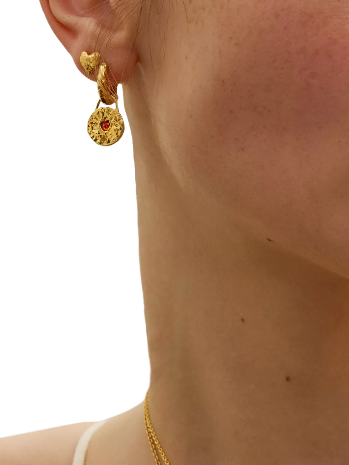 Ottoman Hands garnet heart huggie earrings gold, UK version