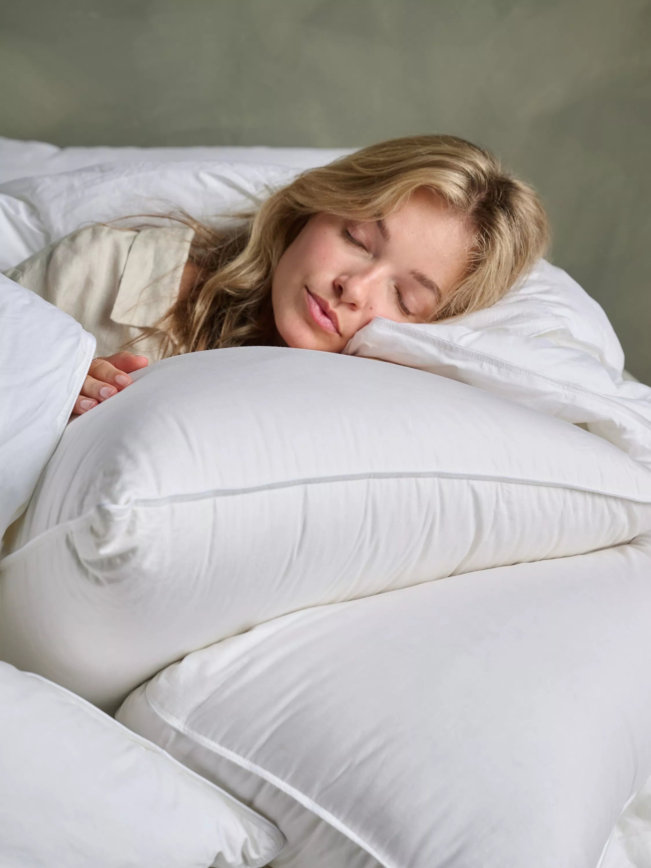 Bedfolk down square pillow medium firmness (British brand)