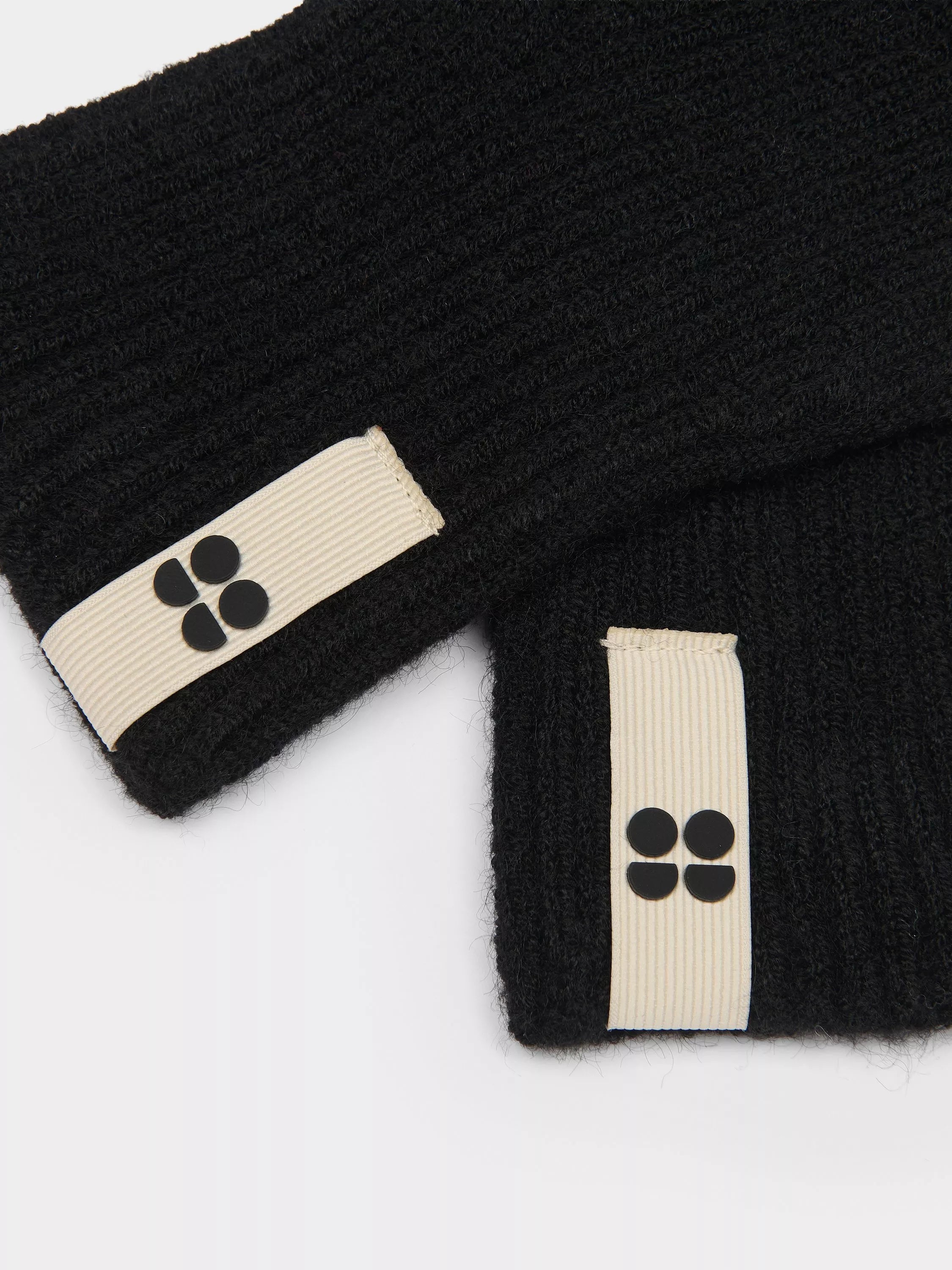 Sweaty Betty Soft Cloud knitted gloves black - British product