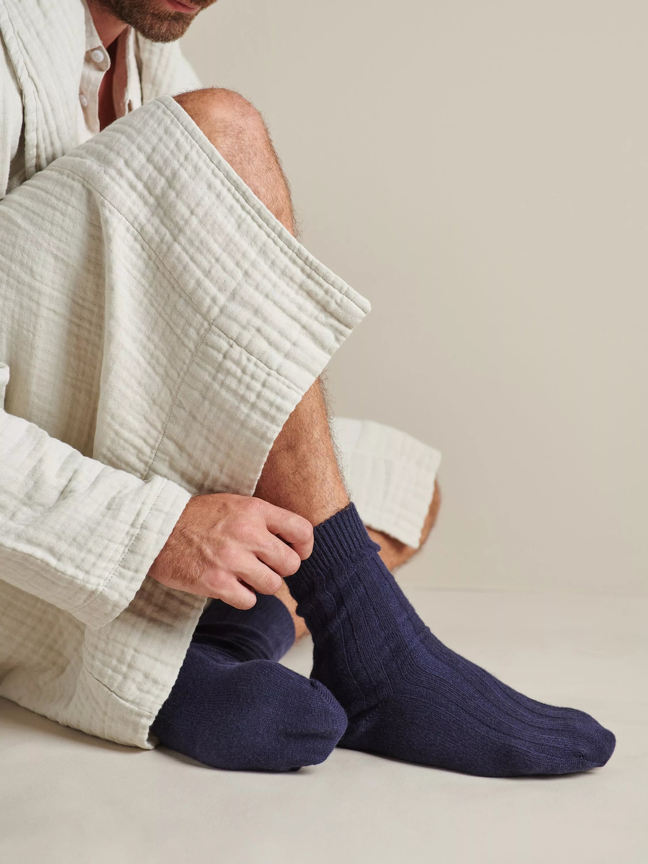 Bedfolk Ribbed Cashmere Socks - Navy