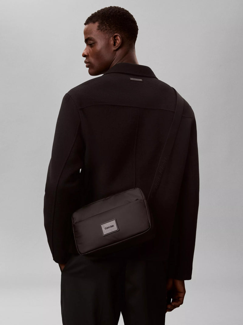 Calvin Klein puffer utility camera bag black, UK version
