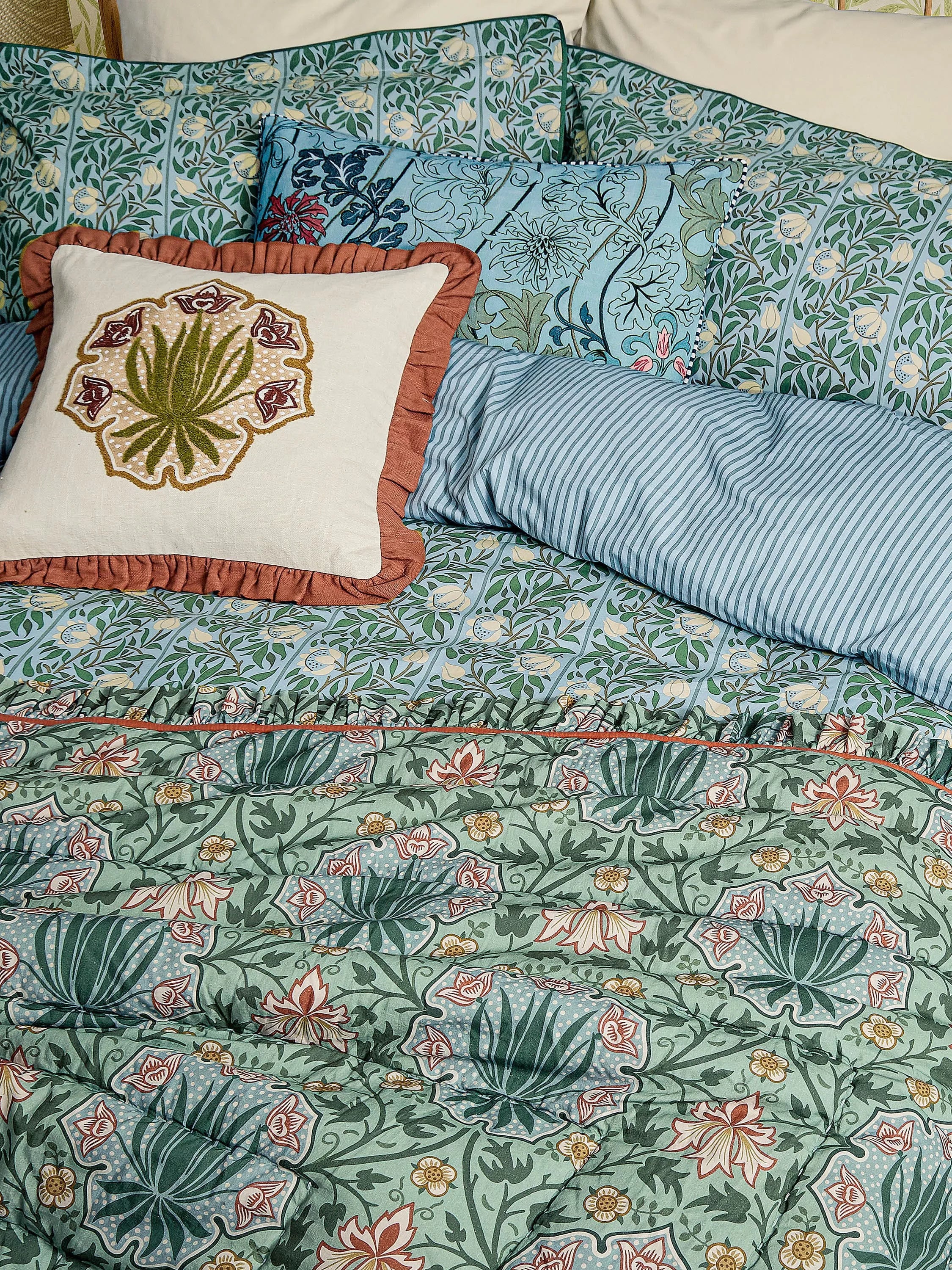 Morris & Co. Peony duvet cover set double size 200 thread count, UK version