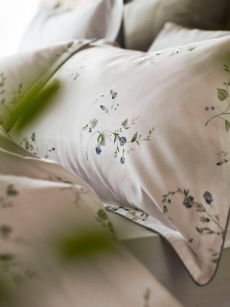 Christy forget-me-not duvet cover set blue double, imported from the UK