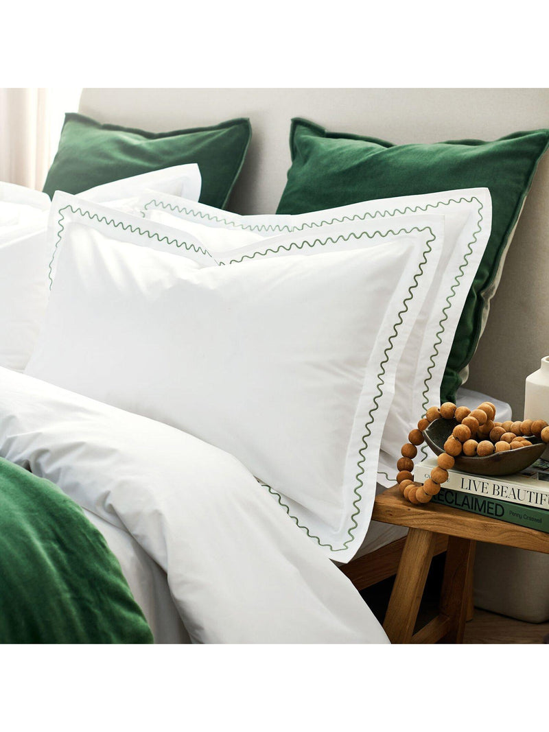 Christy Wave duvet cover set in white and green, double size - British product
